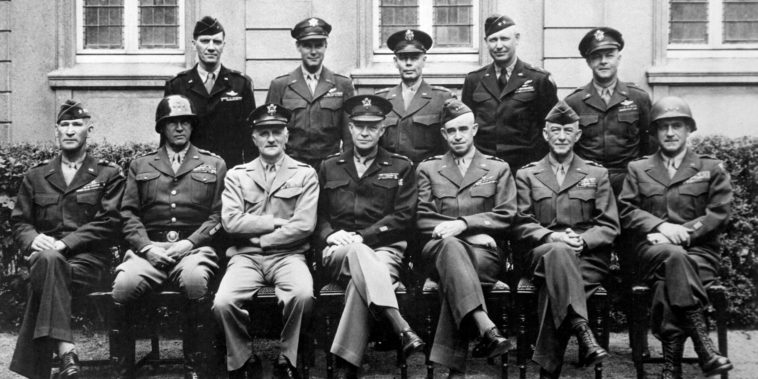 American_World_War_II_senior_military_officials,_1945